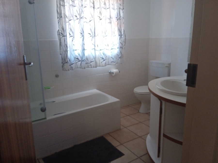 To Let 3 Bedroom Property for Rent in Schoemansville North West